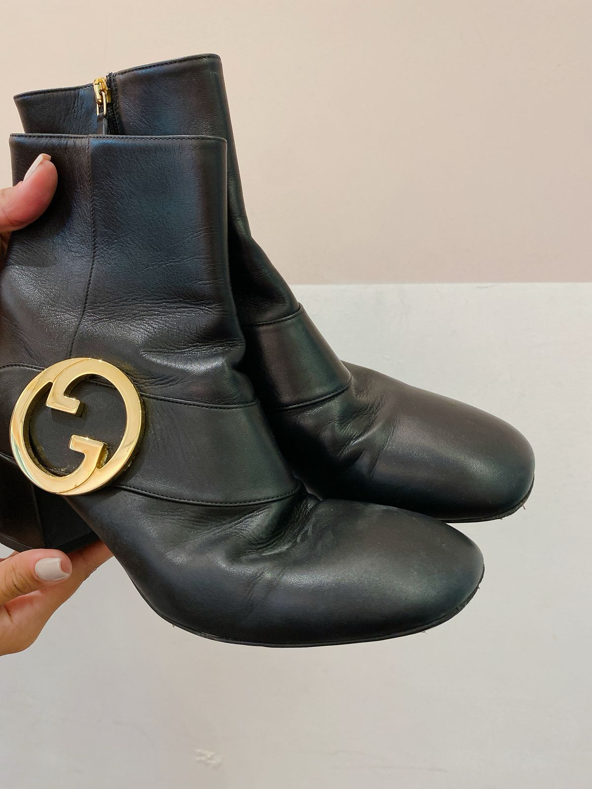 Bota preta cano curto Gucci 38